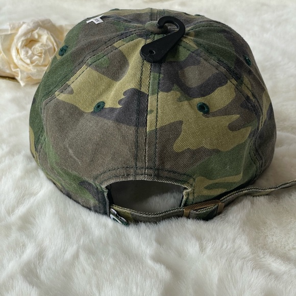 New with tags GREEN BAY PACKERS OFFICIAL NFL HAT GREEN CAMO . ADJUSTABLE w/logo - Picture 5 of 7